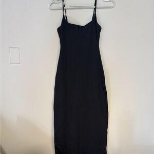 Aritizia Contour Skinny Strap NWOT size Small